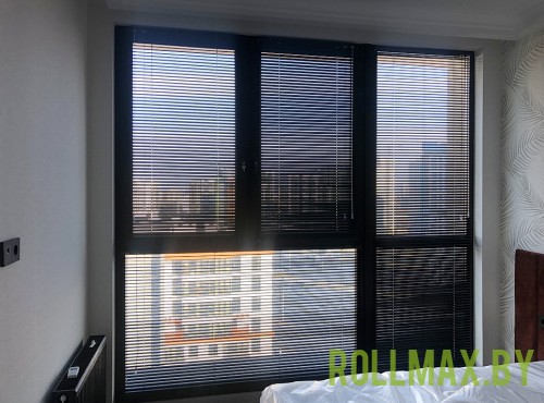Черные жалюзи №7