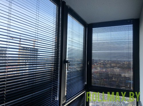 Черные жалюзи №9