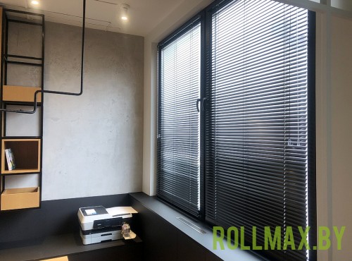 Черные жалюзи №11